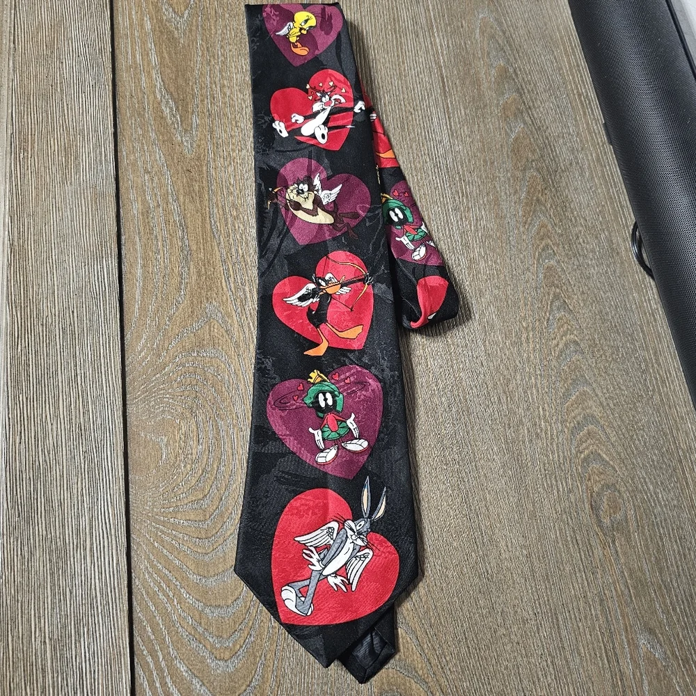 Looney Toons man's Valentine‎ tie. 100% polyester. vintage 1996